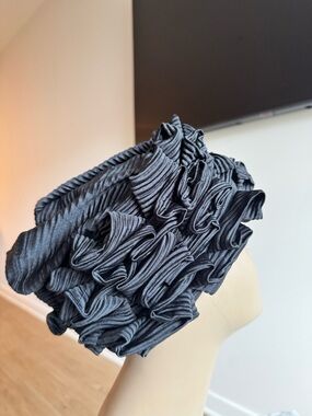 Ruffled Pleated Headwrap in Black
